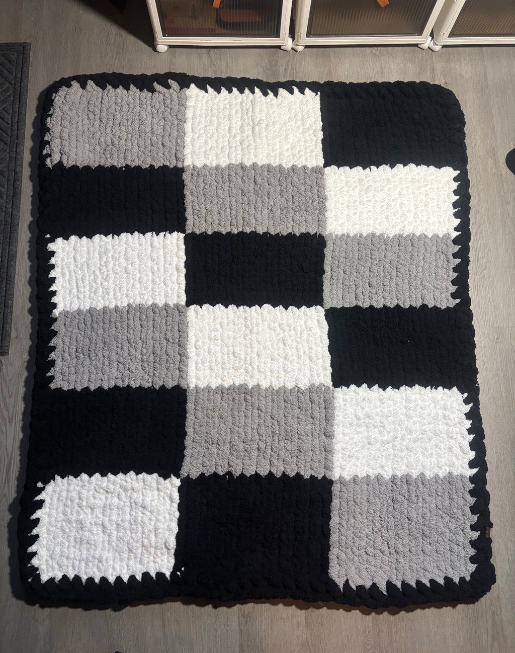 Chunky Hand-knit Checkered Blanket